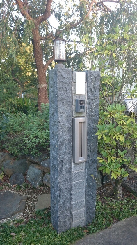 インターホン付門柱新規設置 インターホン付門柱新規設置